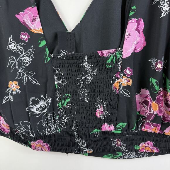 Smocked Cropped Torrid Black Floral Blouse 2X Flutter Sleeve Dark Floral V Neck - Picture 7 of 12